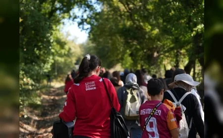 Düzce’de Dünya Yürüyüş Günü’nde 150 genç doğal parkurda 5 kilometre yürüdü