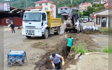 Giresun Belediyesi saha ekipleri kent genelinde yol, altyapı ve çevre düzenleme çalışmalarını sürdürüyor