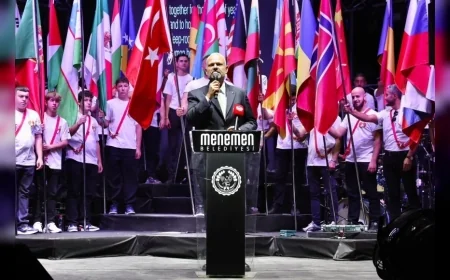 Fransız Seramik Sanatçısı Stephane Montalto: “İtalyanlara iyi bir festival istiyorsanız Menemen’i örnek alın dedim”