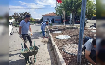 Şehzadeler Belediyesi Karayenice Mahallesi’nde meydan düzenlemesi gerçekleştirdi