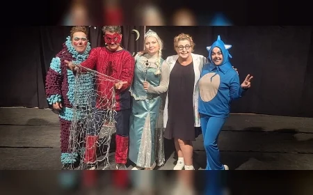 Ayvalık Belediye Tiyatrosu’nun “Rüya Takımı” çocukları hayal dünyasında müzik, dans ve kahkahayla buluşturdu