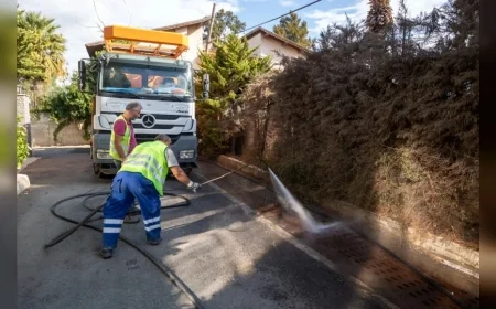 İzmir Büyükşehir Belediyesi kış öncesi 117 bin 762 yağmursuyu ızgarasını temizledi