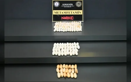 Kırşehir İl Emniyet Müdürlüğü uyuşturucu operasyonunda 1 kilo 157 gram metamfetamin ele geçirdi: 3 şüpheli tutuklandı