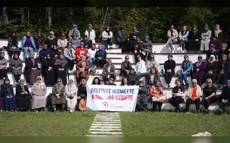 Düzce Belediyesi’nin “Kadınlar Keşifte” Programında 14 Mahalleden 300 Kadın Sarıkaya Mağarası’nı Gezdi