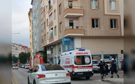 Çorum’da Fatih Caddesi’ndeki İkamette Çıkan Yangında 9 Kişi Dumandan Etkilendi