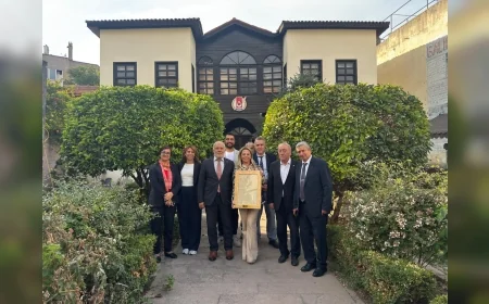 İzmir Gazeteciler Cemiyeti Balıkesir’de Dijital Medya Eğitimi Verdi: “Gazeteciler Dijital Araçları Etkin Kullanmalı”