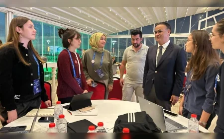 İzmir İl Millî Eğitim Müdürü Dr. Ömer Yahşi, ETKİM Genç Tekno Girişim Kampı’nda Gençlerin Teknoloji Projelerini İnceledi