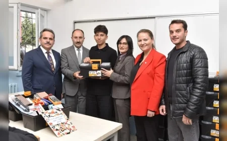 Mamak Kaymakamı Mehmet Nebi Kaya: “İş Dünyasının Eğitime Desteği Öğrencilerin Mesleki Geleceğini Güçlendiriyor”
