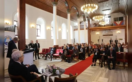 Eskişehir Büyükşehir Belediye Başkanı Ayşe Ünlüce, Mudanya Mütarekesi’nin 104. Yıl Dönümünde Barış Sempozyumu’na Katıldı