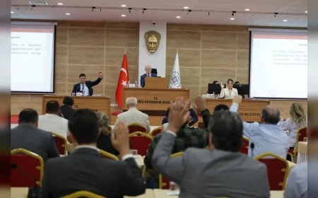 Muğla Büyükşehir Belediye Başkanı Ahmet Aras: “Annelerimizin Kartlarını Her Ay 60 Biniş Hakkına Tamamlayacağız”