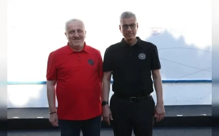 Kastamonu İl Sağlık Müdürü Dr. Fevzi Yavuzyılmaz, İzmir’de Düzenlenen İl Sağlık Müdürleri Toplantısı’na Katıldı