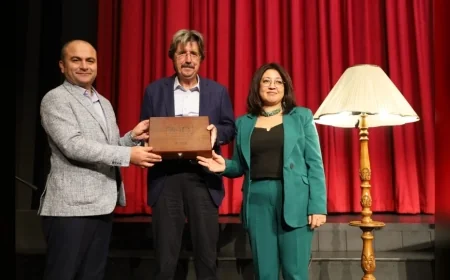 Bursa Büyükşehir Belediyesi Felsefe Buluşmaları ile Düşünce ve Tartışmanın Kapılarını Açtı