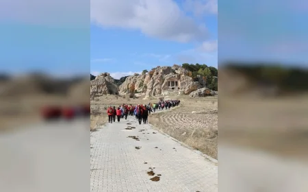 Eskişehir Büyükşehir Belediyesi Cumhuriyetin 103’üncü Yılını Frig Vadisi’nde Doğa Yürüyüşüyle Kutlayacak