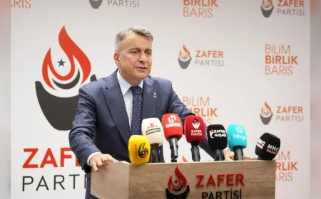 Zafer Partisi Sözcüsü Azmi Karamahmutoğlu: “Borsa yolsuzluğu yapanlar ‘Hırsız bizim hırsızımızdır’ anlayışıyla korunuyor”