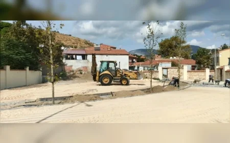 Söke Belediyesi Tarihi Kemalpaşa Mahallesi’nde Organik Ürün Pazarı İçin Zemin Düzenlemesine Başladı