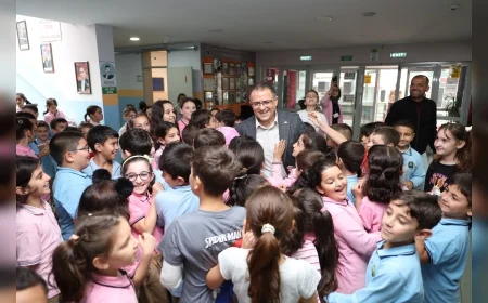 Derince Belediye Başkanı Av. Sertif Gökçe, Sınıf Başkanının Seçim Vaadini Gerçeğe Dönüştürdü