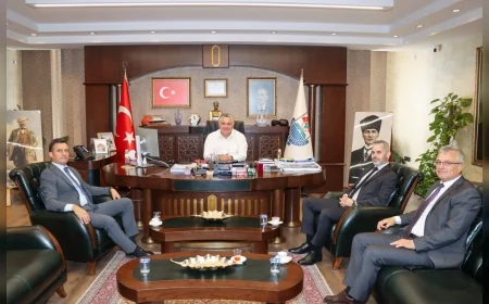 YALOVA BELEDİYE BAŞKANI MEHMET GÜREL, BULGARİSTAN BURSA KONSOLOSU RUSİNOV VE TİCARET ATEŞESİ PETKOV’U AĞIRLADI