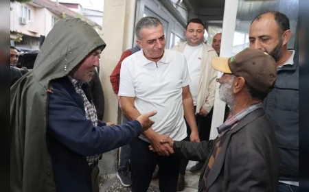 Şehzadeler Belediye Başkanı Hakan Şimşek Karaoğlanlı’da Esnaf ve Mahalle Sakinlerinin Taleplerini Dinledi