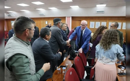 Odunpazarı Belediye Başkanı Kazım Kurt: “Köyleri Mahalle Yapıyorlar Ama Yol Yok, Okul Yok, Cami Yok