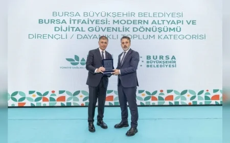 Türkiye Sağlıklı Kentler Birliği Başkanı Dr. Cemil Tugay, Sağlıklı Şehirler Yarışması’nda Ödülleri Takdim Etti