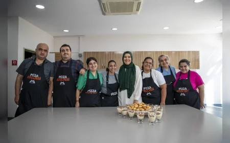 Mersin Büyükşehir Belediyesi Engelsiz Yaşam Merkezi’nde Özel Gereksinimli Bireyler Mutfak Atölyesinde Üretiyor