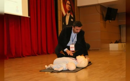 Çiğli Belediye Başkanı Onur Emrah Yıldız: “Doğru Bilgiyle, Zamanında ve Bilinçli Yapılan Bir Müdahale Hayat Kurtarabilir”