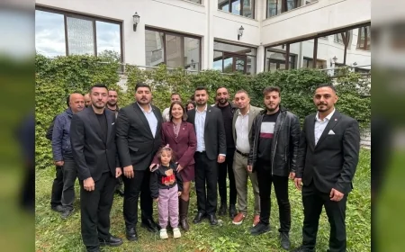 CHP Gençlik Kolları Genel Başkanı Berfin Karan Darıca’da 103 Yeni Üyenin Rozet Törenine Katıldı