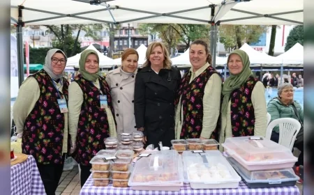 Bursa’da “Meydan Kadınların” Dayanışma Pazarı 21’inci Kez Kuruldu, 45 Dernek ve Kooperatif Buluştu