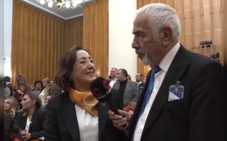 CHP Genel Başkan Yardımcısı Yaşar Seyman: “Sanat İnsanı İyileştirir, Doğruları Görmemizi Sağlar”