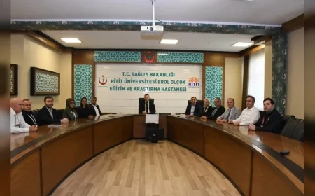 Çorum Erol Olçok Eğitim ve Araştırma Hastanesinde Sağlık Hizmetlerinin Kapasitesini Artırmaya Yönelik Kapsamlı Değerlendirme Toplantısı Yapıldı