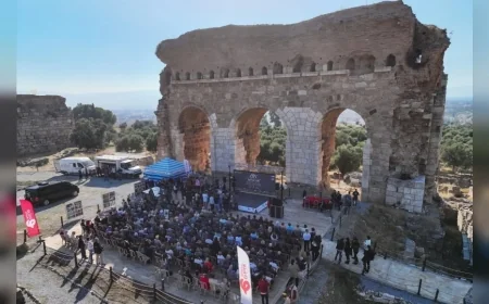 Efeler Belediye Başkanı Anıl Yetişkin, Uluslararası Mitoloji Film Festivali ile Tralleis Antik Kenti’ni tarih ve sanatın buluşma noktası yaptı