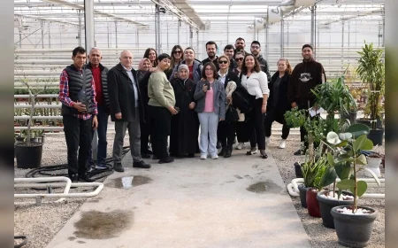 Keçiören Belediyesi Serasında Özel Bireyler Dijital Ekranlardan Uzaklaşıp Toprakla Buluştu