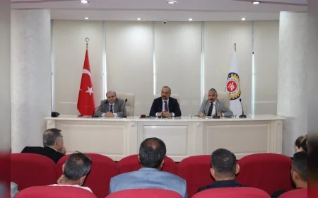 Adıyaman’da Nar Üretimi ve Pazar Olanakları Çalıştayında İhracat Potansiyeli ve Üreticilerin Sorunları Ele Alındı