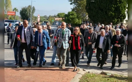 GÜZELBAHÇE’DE PROF. DR. AHMET TANER KIŞLALI KATLEDİLİŞİNİN 27. YILINDA CUMHURİYET DEĞERLERİ VE AYDINLANMA VURGUSUYLA ANILDI