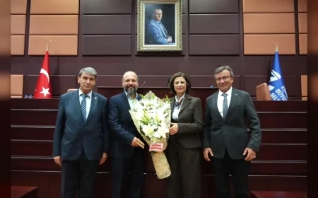 Eskişehir Büyükşehir Belediye Başkanı Ayşe Ünlüce: “Muhtarlarımız, vatandaşlarla resmî kurumlar arasında köprü vazifesi görüyor”