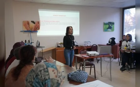 Tepebaşı Belediyesi Zişan Kızılcıklı Belde Evi’nde 26 Kadına Meme Kanseri Farkındalık Eğitimi Verildi