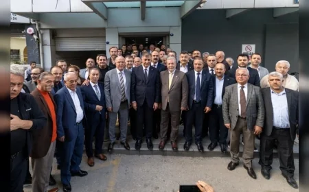 İzmir Büyükşehir Belediye Başkanı Dr. Cemil Tugay: “Ulaşıma zam yapmayacağız, suyu ucuzlatacağız”