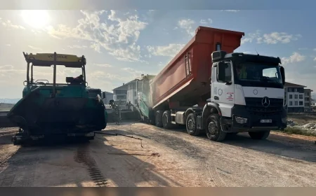 Eskişehir Büyükşehir Belediyesi, Zincirlikuyu’da 8059. Cadde’yi genişleterek bölge ulaşımına yeni bağlantı kazandırıyor