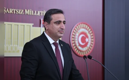 HÜDA PAR Batman Milletvekili Serkan Ramanlı: “İfade hürriyetine yönelik müdahaleler toplumun tek tipleşmesine yol açacaktır”