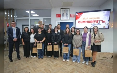 Karşıyaka Belediye Başkanı Yıldız Ünsal: “Cumhuriyet’i yaşatacak, ileriye taşıyacak olan gençlerdir”