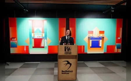 İsmail Ateş’in 40 Yılı Aşan Sanat Yolculuğu Beylikdüzü’nde Retrospektif Sergiyle Sanatseverlerle Buluştu