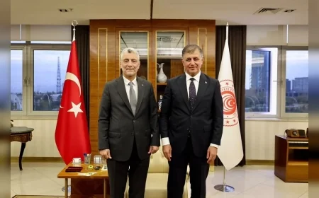Ticaret Bakanı Ömer Bolat: “İzmir için çok daha yakın bir iş birliği ve güçlü bir koordinasyon içerisinde olacağız”
