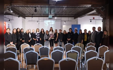 Yalova Belediyesi ve Yalova Barosu Cumhuriyet’in Kadınlara Kazandırdığı Hakları Panelde Ele Aldı