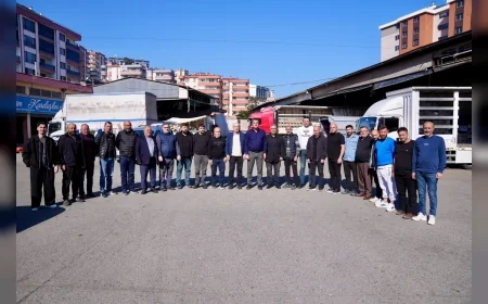 Giresun Belediye Başkanı Fuat Köse, Yaş Sebze ve Meyve Hali’nde Esnafla Kahvaltıda Buluşarak Talep ve Beklentileri Dinledi