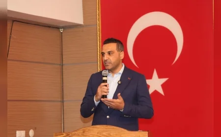 Çiğli Belediye Başkanı Onur Emrah Yıldız: “Atatürk 86 milyonun ortak değeridir, Cumhuriyet hepimizin ortak mirasıdır”