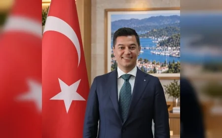 Marmaris Belediye Başkanı Acar Ünlü: “Cumhuriyetimizi korumak, değerlerini yaşatmak ve gelecek nesillere aktarmak hepimizin ortak sorumluluğudur”