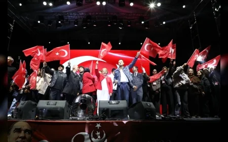 Menderes’te Cumhuriyet Bayramı Coşkusu İki Gün Sürdü: Binlerce Vatandaş Deha Bilimlier Konserinde Buluştu