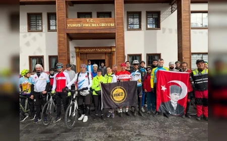 Manisa Yunusemre’de Cumhuriyetin 103. Yılı İçin 103 Kilometrelik Bisiklet Turu Düzenlendi