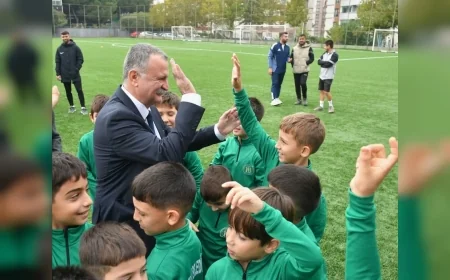 Yunusemre Belediye Başkanı Semih Balaban: “Çocuklarımızın Sporun İçinde Olması Şampiyonluktan Daha Değerli”