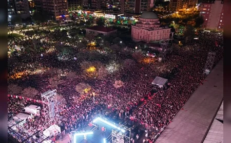 Menemen Belediye Başkanı Aydın Pehlivan: “Cumhuriyet herkesindir, her kesimindir” diyerek 103. yıl coşkusunu on binlerle kutladı!